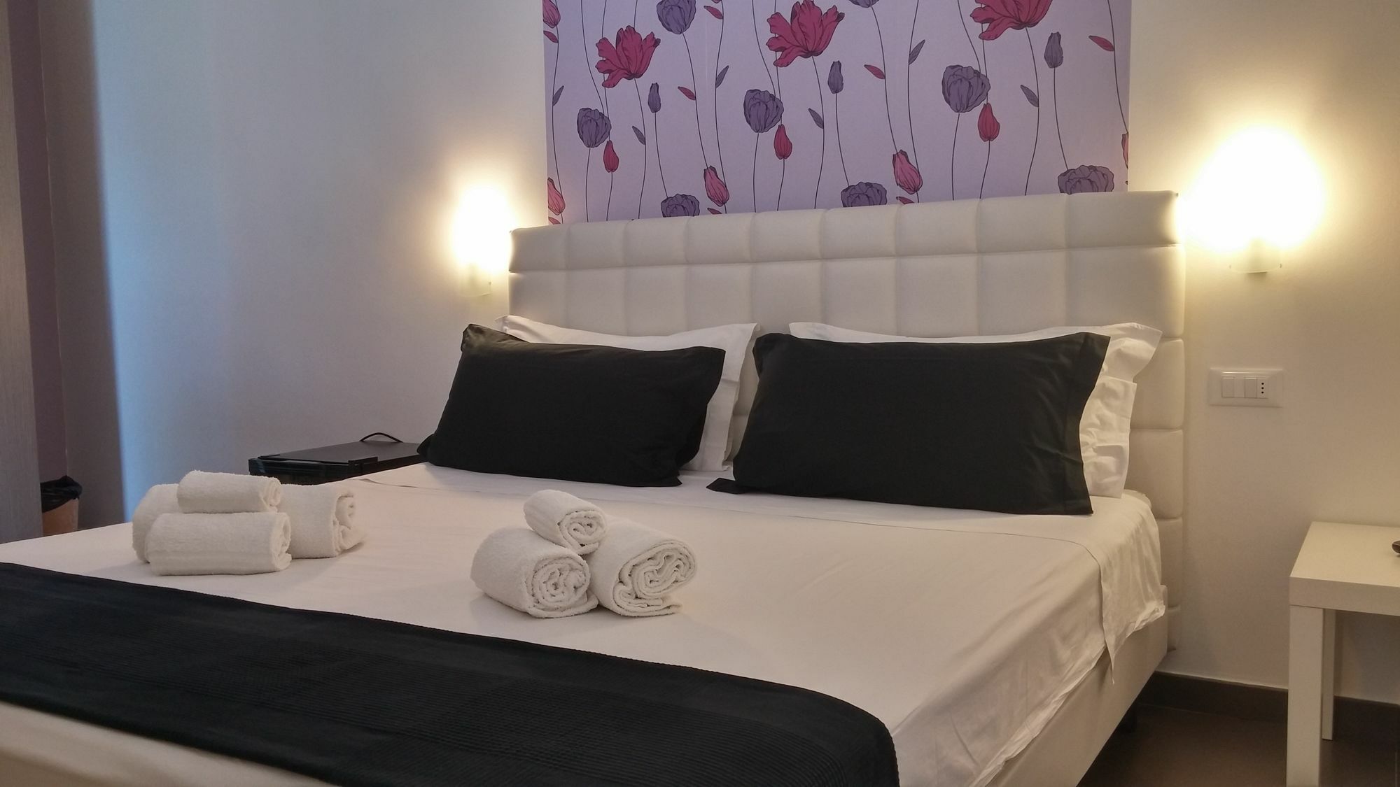 Up Room&Suite Lecce Eksteriør billede