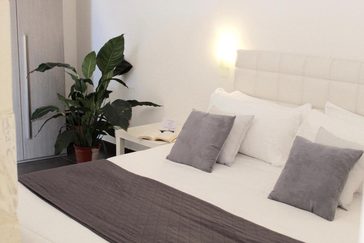 Up Room&Suite Lecce Eksteriør billede