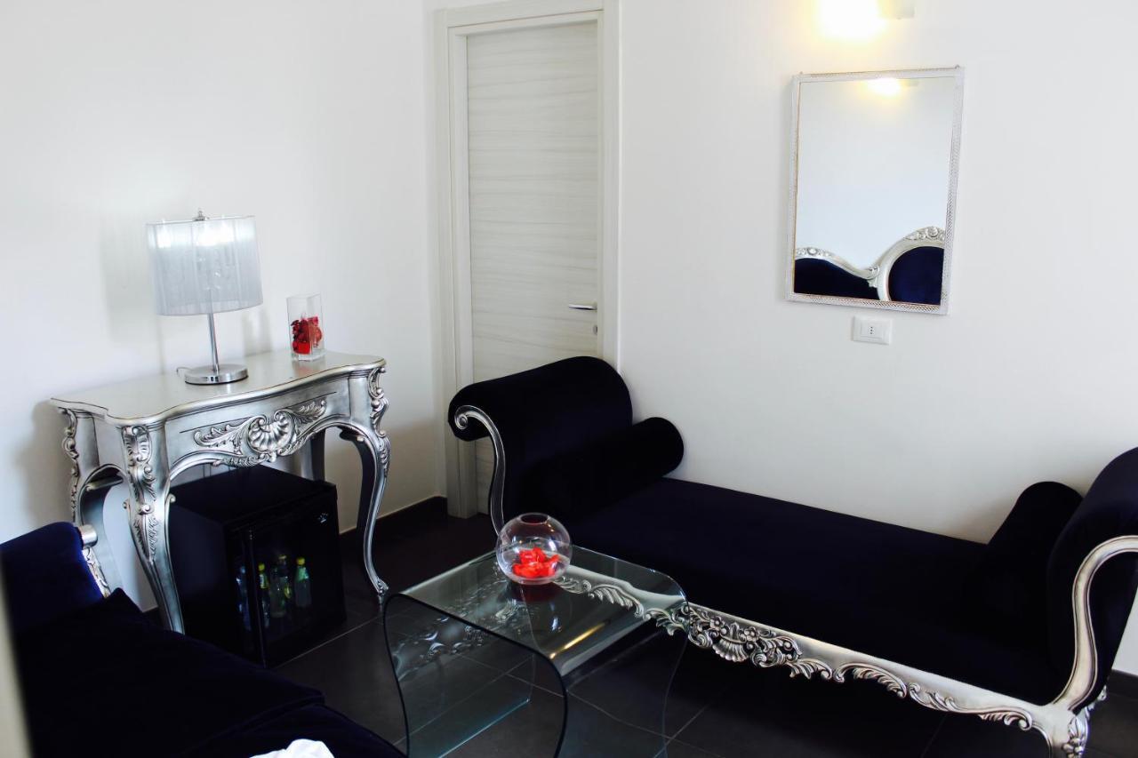 Up Room&Suite Lecce Eksteriør billede